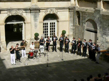 Orchestre de variété pour des airs traditionnels